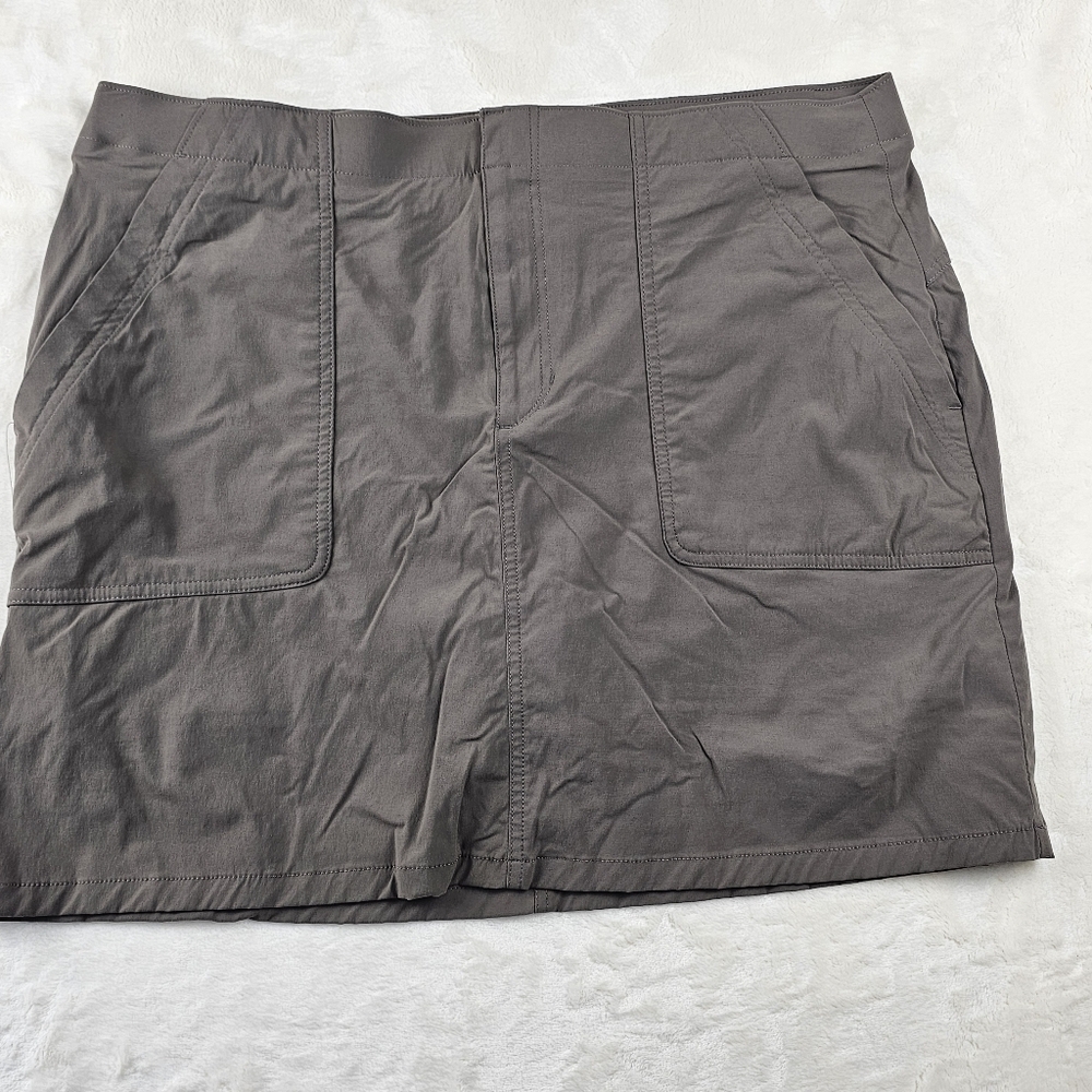 Eddie Bauer hiking lined skirt womens 16 khaki grey pockets zip pocket skort